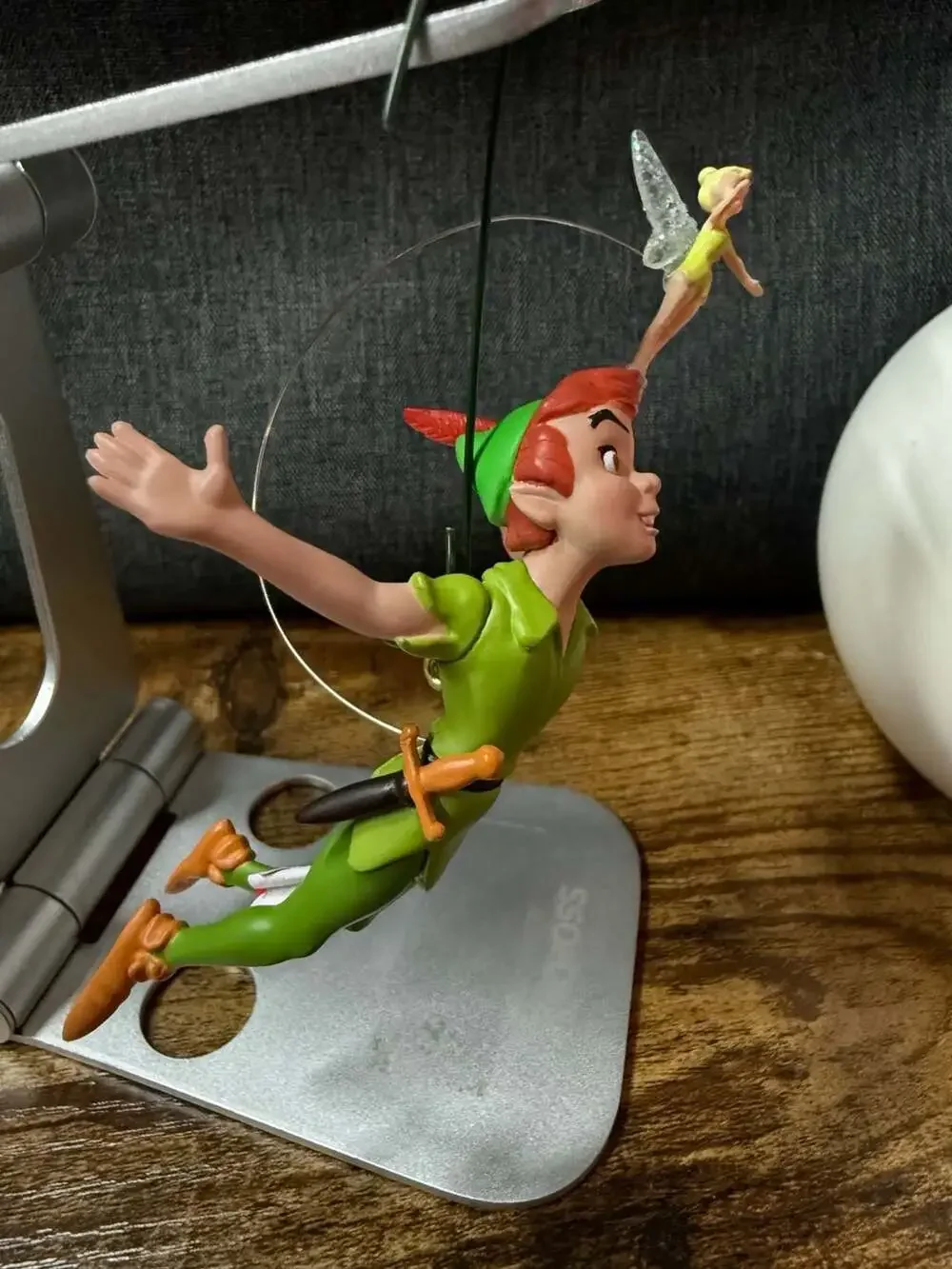 EUC 2000 Hallmark Keepsake Disney Peter Pan Tinkerbell Off to Neverland Ornament